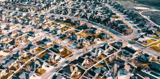 Buchtipp: Kleine Feuer überall von Celeste Ng