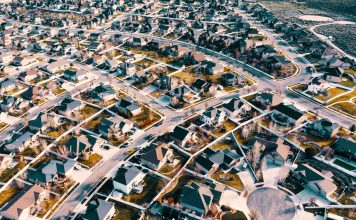 Buchtipp: Kleine Feuer überall von Celeste Ng