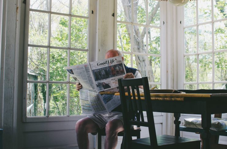Selbstbestimmt und komfortabel im eigenen Heim – “Erste Hilfe” Maßnahmen der Wohnungsanpassung Sich lange in seinen eigenen vier Wänden wohlfühlen hat auch etwas mit der Qualität der Einrichtung zu tun. Bildquelle: © Sam Wheeler / Unsplash.com