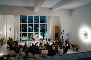 Eine Veranstaltung der etwas anderen Art - Lesen im Loft in Düsseldorf. Bildquelle: © Lesen im Loft