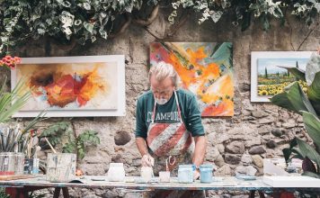 Wer rastet, der rostet: Sinnvolle Hobbys für die Zeit nach der Arbeit Hobbys sind im Alter unerlässlich. Es darf aber auch gern etwas Neues ausprobiert werden. Bildquelle: © Eddy Klaus / Unsplash.com