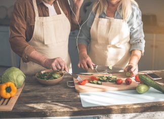 Gesünder mit Hilfe von Vitaminen Vitamine sind das halbe Leben. Eine gesunde und ausgewogene Ernährung ist daher wichtig. Bildquelle: © stock.adobe.com @Yakobchuk Olena