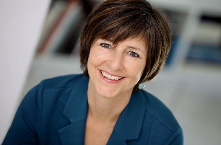 Den Lebensabend gemeinsam gestalten Anna Basse begleitet Familien bei dem schwierigen Weg des Älterwerdens. Bildquelle: © Julia Schwager