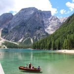Neben tollen Gipfeln sind vor allem die klaren Bergseen ein wunderbarer Ort zur Erholung. Bildquelle: © Giulia Angotti / Unsplash.com