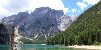 Geheimtipp für aktive Best Ager: Berwang in Tirol Neben tollen Gipfeln sind vor allem die klaren Bergseen ein wunderbarer Ort zur Erholung. Bildquelle: © Giulia Angotti / Unsplash.com