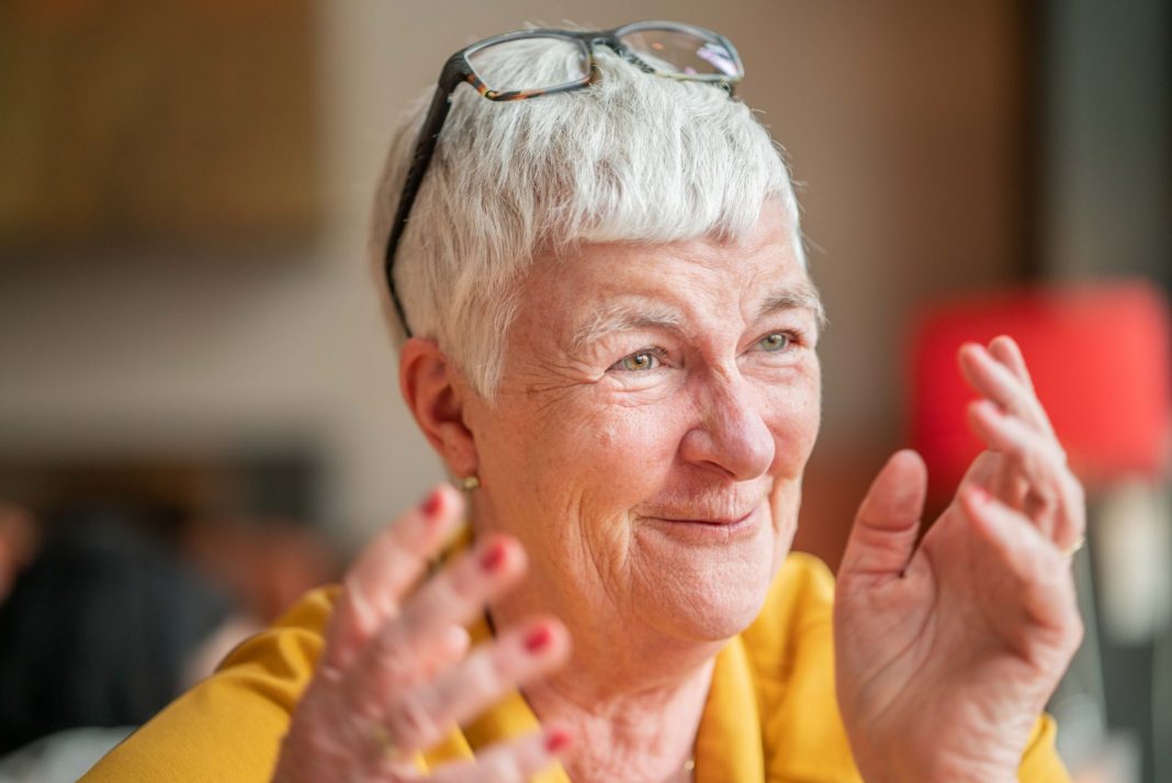 Gemeinsam mit Facebook möchte Dagmar Hirche gern der Generation 59plus die digitale Welt näher bringen. Bildquelle: © Dagmar Hirche