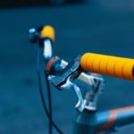 Eine gute und solide Ausstattung sollte Ihr Fahrrad in jedem Fall haben. So wie z. B. eine Hand- und eine Rücktrittbremse. Bildquelle: © Dan Gold / Unsplash.com