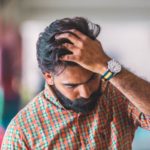 Auch die Männer der Generation 59plus werden zunehmend mutiger und tragen gern lässige Uhren. Bildquelle: © Gursimrat Ganda / Unsplash.com
