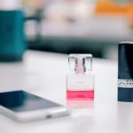 Gehören Sie auch schon zu den Kundinnen, die ihre Pflegeprodukte online bestellen? Bildquelle: © Raychan Ar / Unsplash.com