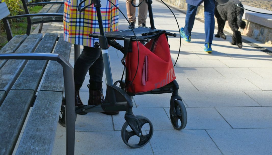 Auch mit einem Rollator kann jeder von uns ein modisches Statement abgeben. Bildquelle: © rollial accessoires