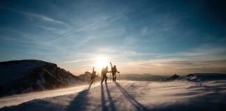 So gelingt ein Skiurlaub im Alter Der Winter steht vor der Tür und damit auch der nächste Skiurlaub. Bildquelle: © Joris Berthelot / Unsplash.com