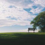 Auch das was nach unserem Ableben mit uns geschehen soll, kann und sollte in einer Bestattungsvorsorge festgelegt werden. Bildquelle: © Noah Silliman / Unsplash.com