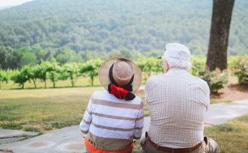 Urlaub mit der Fähre – Gesundheit und Reisen im Alter Wenn einer eine Reise tut, dann kann er was erleben. Das gilt auch für die Generation 59plus. Bildquelle: © Christian Bowen / Unsplash.com