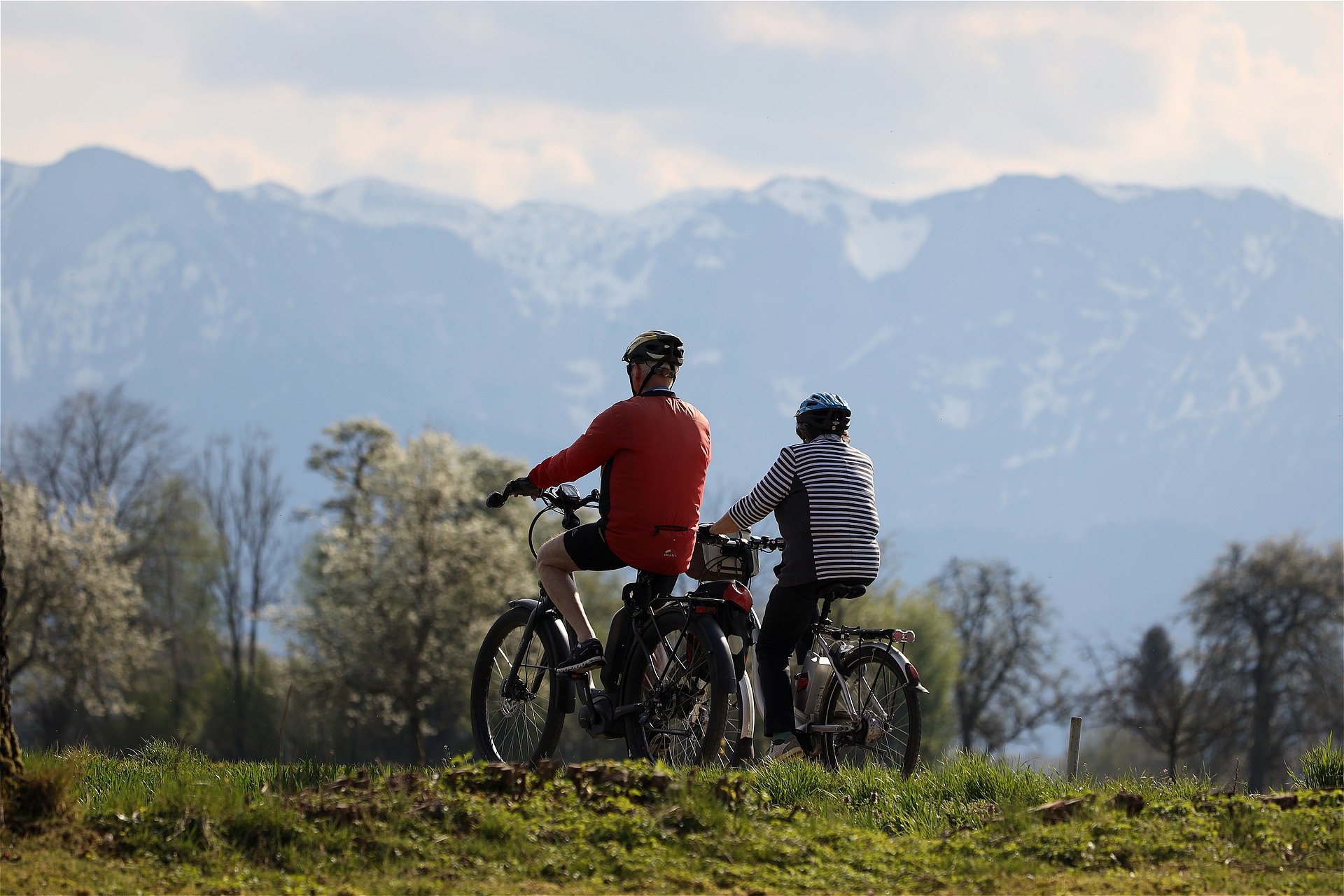 Ob Tourenrad oder Mountainbike, das E-Bike gibt es inzwischen in allen Varianten. Bildquelle: © Pixabay.com