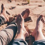 Fersenschmerzen können einen ganz unterschiedlichen Ursprung haben, sind aber leider oft sehr schmerzhaft. Bildquelle: © Angelo Pantazis / Unsplash.com