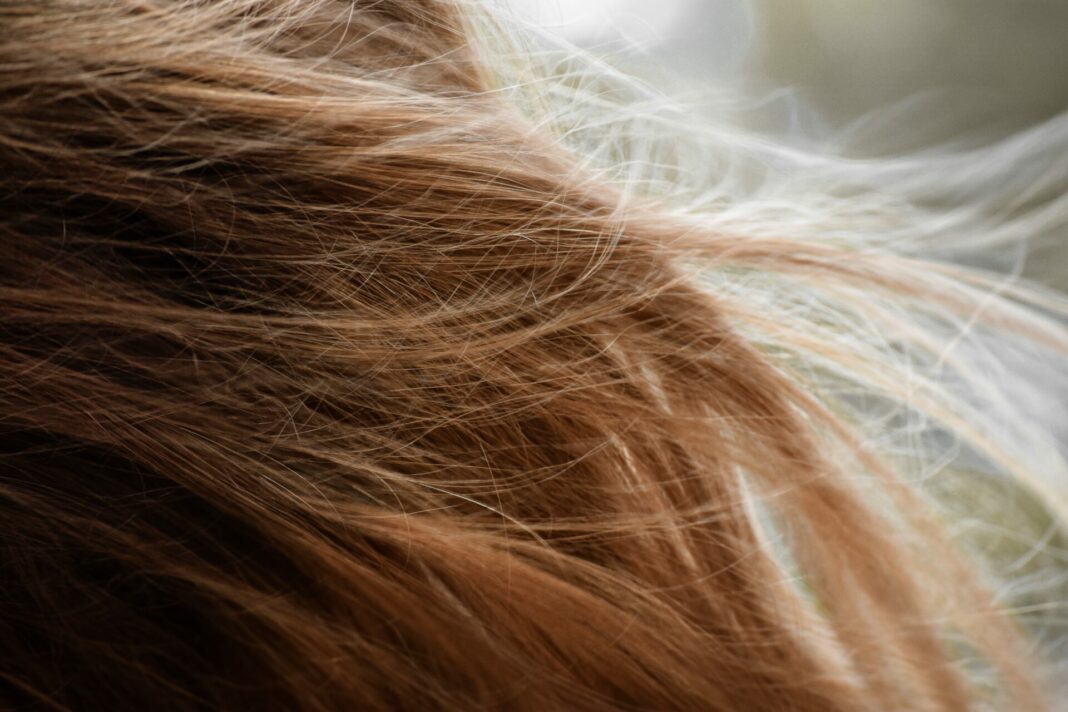 Lange Haare sind schon lange keine Frage des Alters mehr. Bildquelle: © Taylor Smith / Unsplash.com