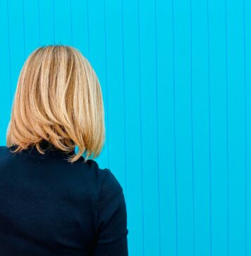 Dünne Haare? Stärken Sie Ihr Haar mit diesen Hausmitteln! Dünne Haare können mit den richtigen Hausmitteln ganz neu an Kraft und Volumen erhalten. Bildquelle: © David Roessli / Unsplash.com