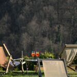 Auch einen Campingurlaub kann man mit einigem Komfort gestalten und entsprechend genießen. Bildquelle: ©Tom Tvr / Unsplash.com