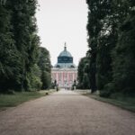 Berlin bedeutet auch unweigerlich ein Besuch in Potsdam und dem wunderschönen Schloss Sancoussi. Bildquelle: © Leon Seibert / Unsplash.com