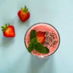 Gesund und reich an Nährstoffen – Smoothies sind nicht nur ein Trend, sondern fester Bestandteil einer gesunden Ernährung. Bildquelle: © Joanna Kosinska / Unsplash.com