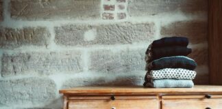 Skandinavische Mode wird immer beliebter: Viele moderne Designs für Jung und Alt wissen zu gefallen Die dieses Jahr sehr aktuellen Norweger Pullover entstammen ganz klar der skandinavischen Mode. Bildquelle: © Markus Spiske / Unsplash.com