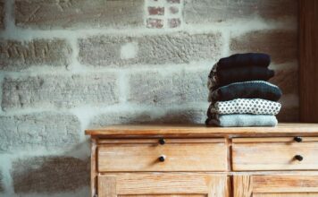 Skandinavische Mode wird immer beliebter: Viele moderne Designs für Jung und Alt wissen zu gefallen Die dieses Jahr sehr aktuellen Norweger Pullover entstammen ganz klar der skandinavischen Mode. Bildquelle: © Markus Spiske / Unsplash.com