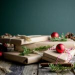 Uhren oder Schmuck stehen als Weihnachtsgeschenk noch immer ganz oben auf den Wunschzetteln. Bildquelle: © Mel Poole / Unsplash.com