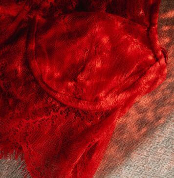 Genau meine Oberweite: Dessous für Frauen ab 59plus Dessous sind schon lange nicht mehr nur etwas für die junge Generation. Auch die Damen der generation 59plus setzen inzwischen auf Spitze und gut sitzende Wäsche. Bildquelle: © Karolina Kaboompics / Unsplash.com