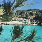 Mallorca als Reiseziel reizt mit traumhaften Buchten und einem guten Maß an Kultur. Bildquelle: © Marc Schadegg / Unsplash.com