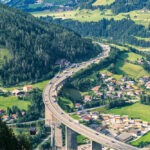 In vielen europäischen Ländern besteht eine Mautpflicht auf den Autobahnen und es müssen Gebühren für die Nutzung entrichtet werden. Bildquelle: -Image_Picker_1