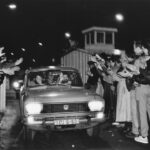 Auch im November 1989 waren die Fotojournalisten der laif Genossenschaft beim Mauerfall in Berlin vor Ort. Bildquelle: © Paul Langrock / laif