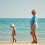 Die Welt mit den Großeltern entdecken – ein Traum für die Enkelkinder. Bildquelle: © Vidar Nordli Mathisen / Unsplash.com