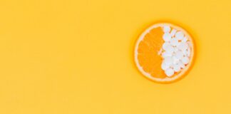 Übergewicht durch Vitaminmangel: Was kann man tun? Ein Vitaminmangel ist nicht selten verantwortlich für ein bestehendes Übergewicht. Daher lohnt es sich, sich dahingehend immer mal wieder untersuchen zu lassen. Bildquelle: © Diana Polekhina / Unsplash.com