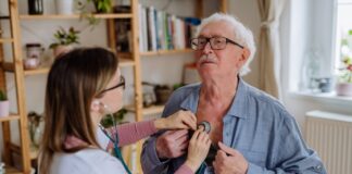 Asthmamedikamente für ältere Erwachsene: Wie Sie die richtige Behandlung finden Immer mehr Ärzte entdecken die ganzheitliche Medizin für sich und arbeiten auch gern mit natürlichen Heilmitteln. Bildquelle: © Getty Images / Unsplash.com