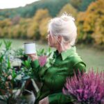 Oftmals ist weniger mehr und das gilt auch für einen Balkon oder eine Terrasse. Bildquelle: © Getty Images / Unsplash.com
