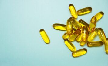 Hyaluronsäure Kapseln – Ein Schlüssel für eine gesunde Haut Wenn es knirscht im Gelenk, dann kann hochwertiges Hyaluron ein wirksames Mittel sein. Bildquelle: © Leohoho / Unsplash.com