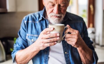 Kaffee(kultur) in verschiedenen Altersgruppen "In der Ruhe liegt die Kraft" - dieses Lebensm,otto stellt sich fast von selbst ab 50+ ein. Bildquelle: © Getty Images / Unsplash.com