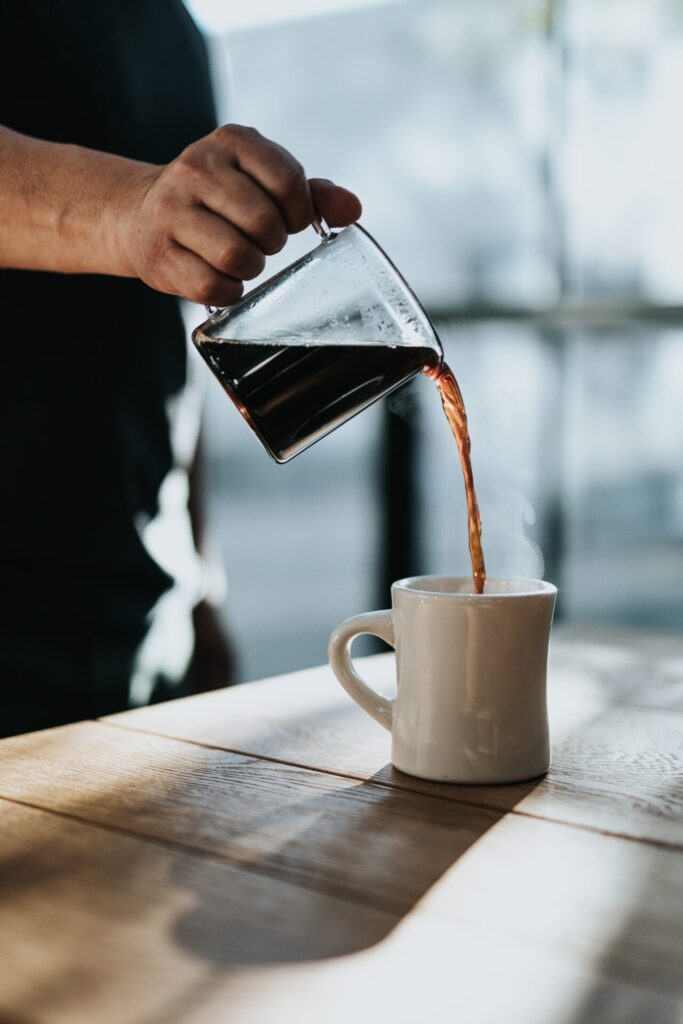 Welcher Kaffeetyp sind Sie? Klassisch Filter oder doch gern mit geschäumter Milch? Bildquelle: © Nathan Dumlao / Unsplash.com