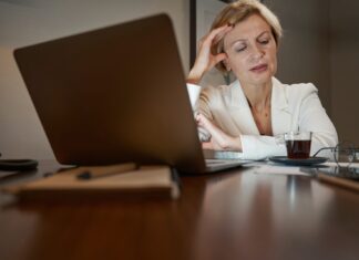 Sie sind oft müde, leiden unter Kopfschmerzen oder Sodbrennen? Die Ernährung ist oft der Schlüssel zu vorhandenen Unpässlichkeiten wie Sodbrennen oder Kopfschmerzen. Bildquelle: © Getty Images / Unsplash.com