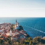 Slowenien bietet abwechslungsreiche Landschaften und interessante Städte. Bildquelle: © Mikita Karasiou / Unsplash.com