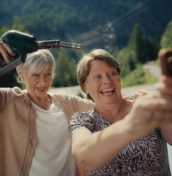 Gewinnen Sie die DVD von TONI & HELENE – ab 24. April im Heimkino Toni und Helene - Szenenbild