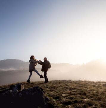 Speed Dating für Senioren: Den passenden Partner in kürzester Zeit kennenlernen Warum nicht auch mit 59plus den Versuch wagen und mit Hilfe eines Speed Dating vielleicht eine/n neue/n Partner/in kennenlernen. Bildquelle: © Getty Images / Unsplash.com