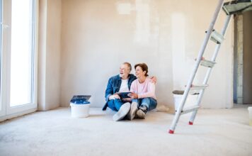 Wohlfühlen zu Hause – warum Anpassungen so wichtig sind Wohnen im Alter ist ein wichtiges Thema. Viele zieht es zurück in die Stadt, um kurze Wege zu haben. Damit verbunden ist inzwischen oft auch Umzug in sehr modernen Wohnraum. Bildquelle: © Getty Images / Unsplash.com