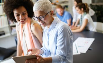 Haartransplantation: Was ist die FUE-Methode? Wenn die Haare dünn werden und auch der Kurzhaarschnitt nicht mehr ausreicht dieses zu kaschieren, dann kann eine Haartransplantation eine mögliche Alternative sein. Bildquelle: © Getty Images / Unsplash.com