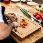 Eine nachhaltige Umstellung der Ernährung dauert sicherlich länger als eine Crash-Diät, führt aber auf lange Sicht zu einem größeren Erfolg. Bildquelle: © Or Hakim / Unsplash.com