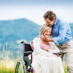Wenn die Pflege zuhause stattfindet, dann sind notwendige Hilfsmittel unerlässlich. Bildquelle: © Getty Images / Unsplash.com