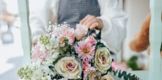 Blumensträuße: Die perfekte Geschenkidee zum Jubiläum Es gibt wohl niemanden, der sich nicht über einen schönen Blumenstrauß freuen kann. Bildquelle: © Ahmed / Unsplash.com