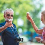 Egal ob ein Urlaub in den Bergen oder eine Städtereise, beides lässt sich ganz entspannt mit dem Reisebus machen. Bildquelle: © Getty Images / Unsplash.com