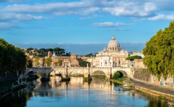 Die Vatikanstadt mit 59plus : Barrierefreie Touren und Einrichtungen Es gibt unterschiedlichste Möglichkeiten den Vatikan und Rom zu erkunden: Bildquelle: © Getty Images / Unsplash.com