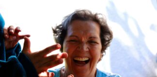 Quality Time mit den Enkeln und Familie: Praktische Ratschläge für Großeltern Mit den Enkeln Zeit zu verbringen und Spaß zu haben, ist vor allem ab 59plus eine echte Qualität. Bildquelle: © Ainara Oto / Unsplash.com